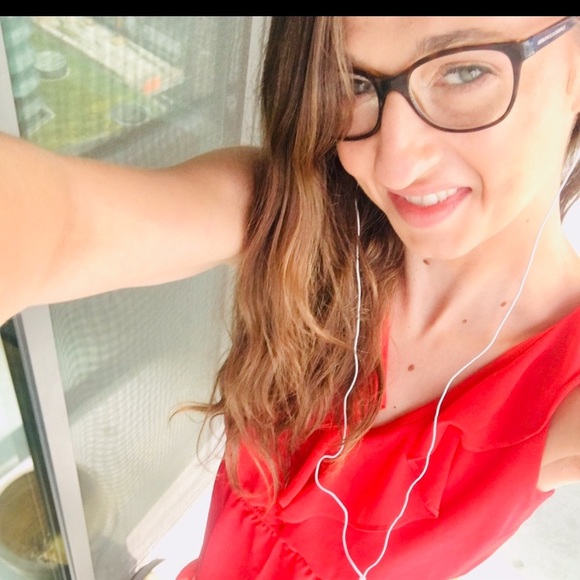 Meet your Posher, GiGi! - Picture 2 of 3